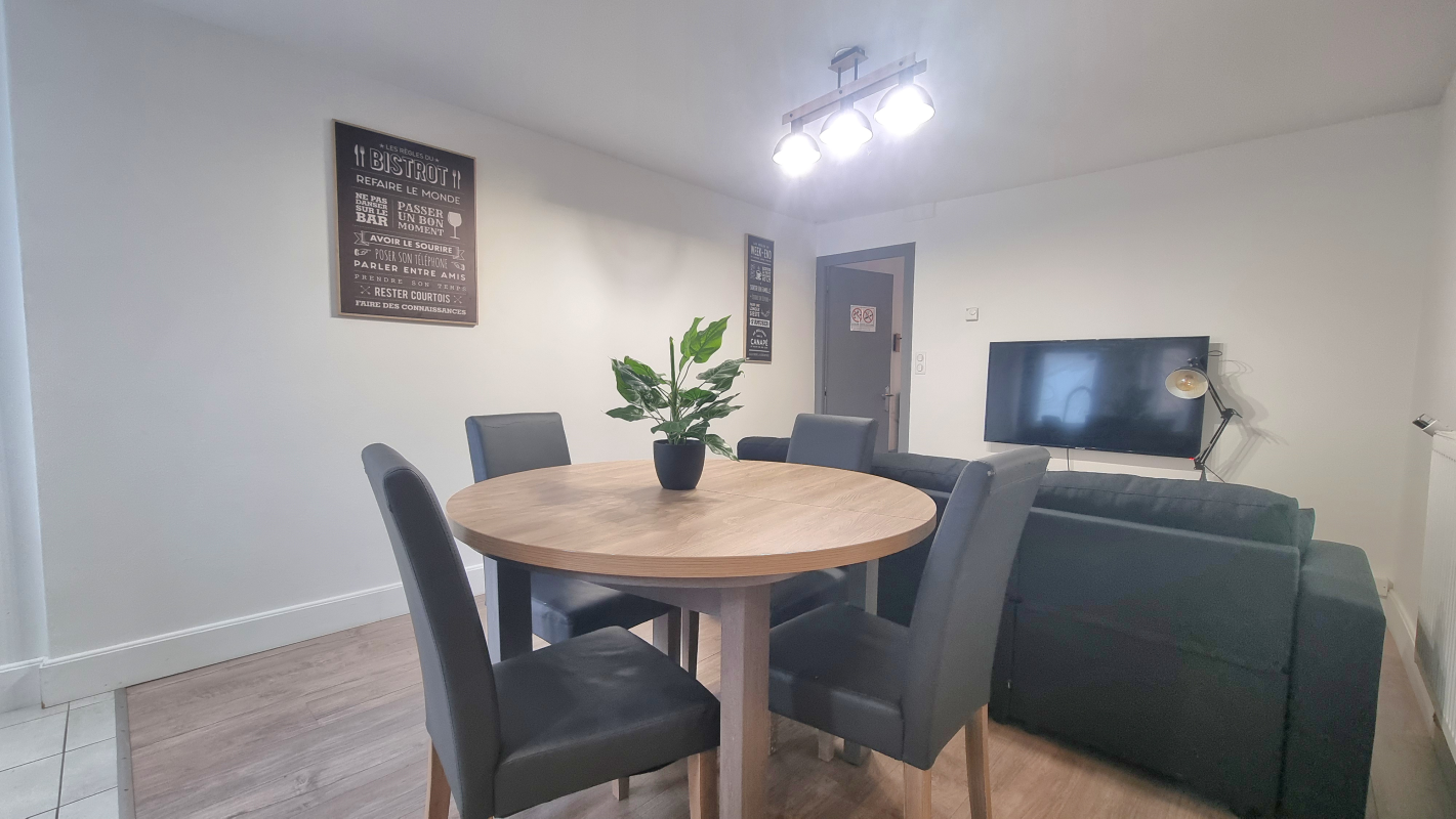 A louer à DOLE, T2 Meublé (plain pied) tout équipé avec terrasse privative