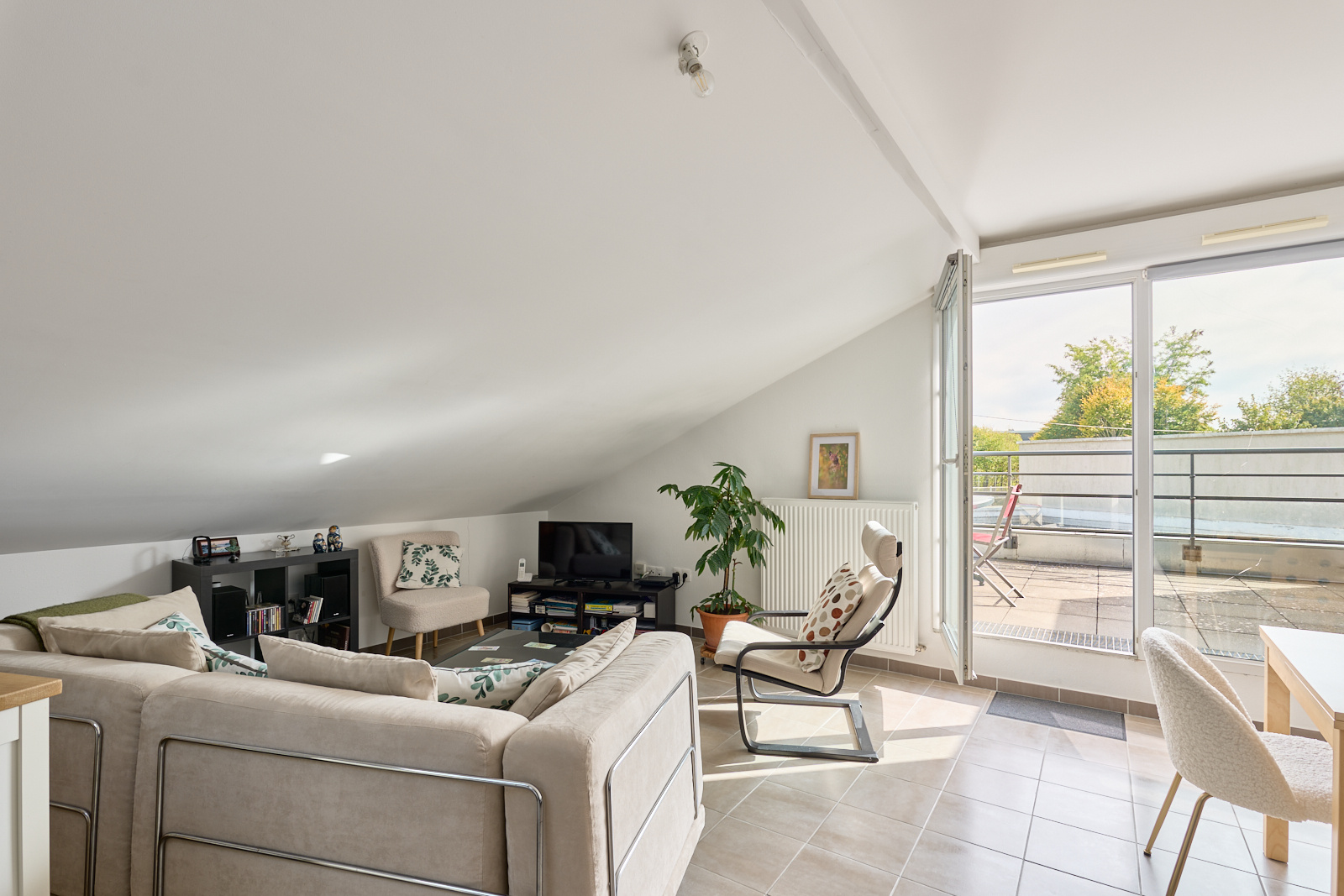 A VENDRE, à Besançon Les Ilots de Monboucons, T2 moderne avec terrasse et garage